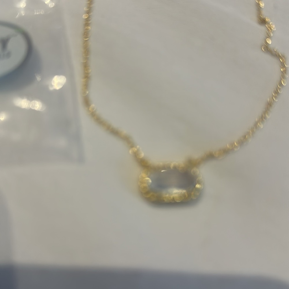 New! Elegant Gold Necklace with Pendant with crystal - Picture 2 of 4